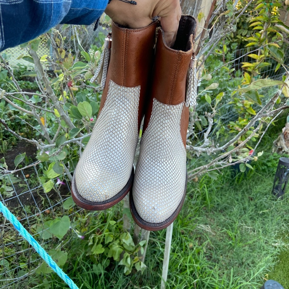 Ladies authentic leather/ python print booties - Picture 2 of 6